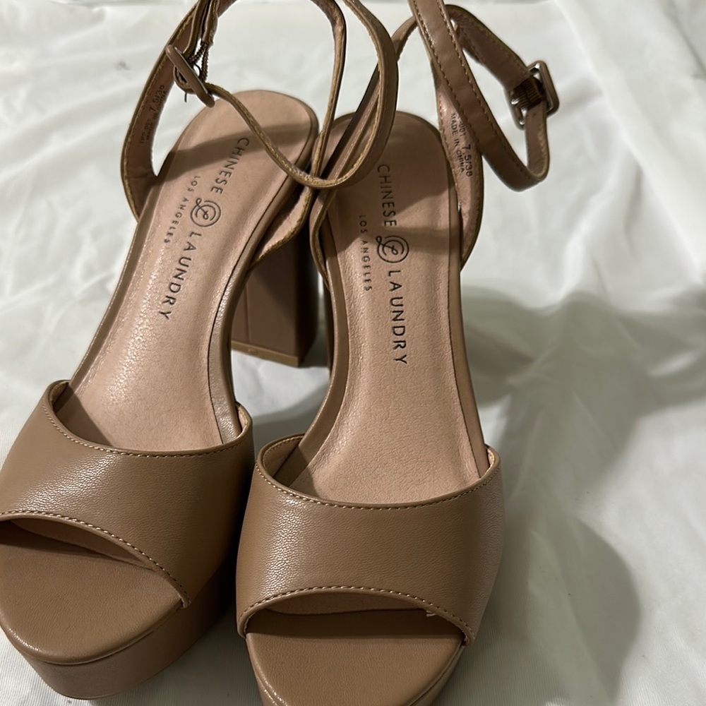 Chinese Laundry Tan Platform Sandals with Peep-Toe